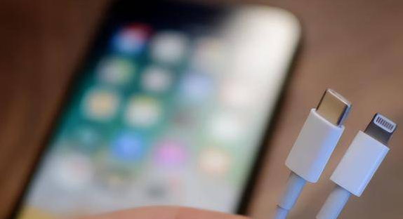 iPhone 15系列全系放弃lightning接口,改用USB-C接口,算是定档了